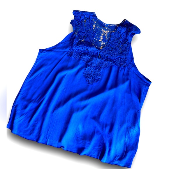 3/$15 Noble U Crochet Sleeveless Summer blouse - Picture 3 of 7